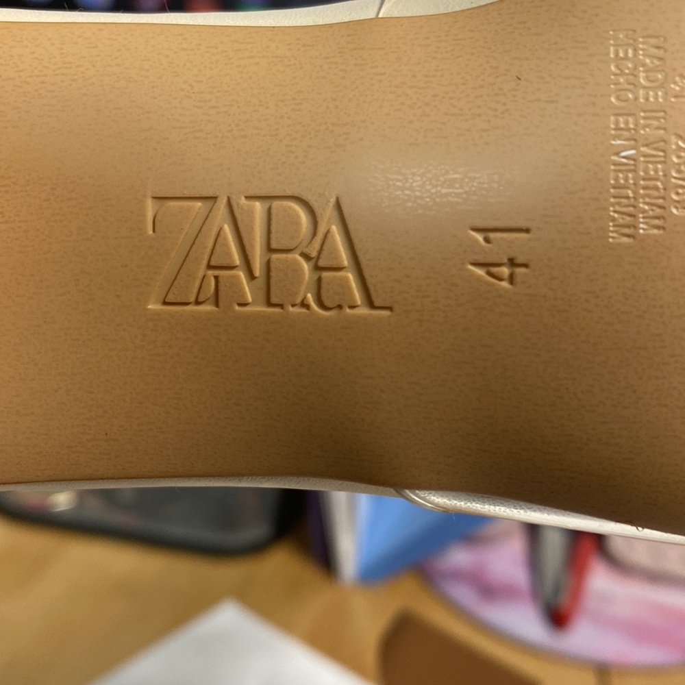 ZARA SLIP ON SIZE 41 EU - Picture 5 of 7